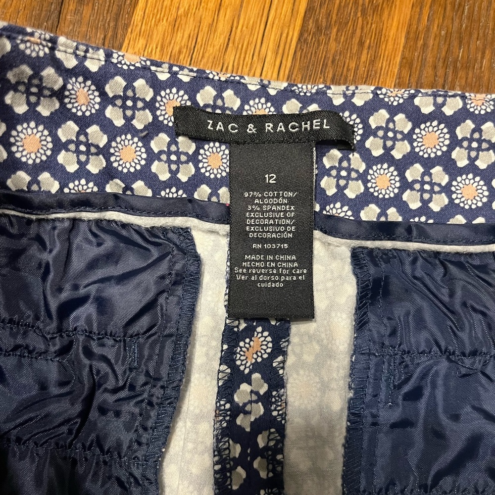 Zac & Rachel Navy and Cream Patterned Cropped Pants - Picture 3 of 7